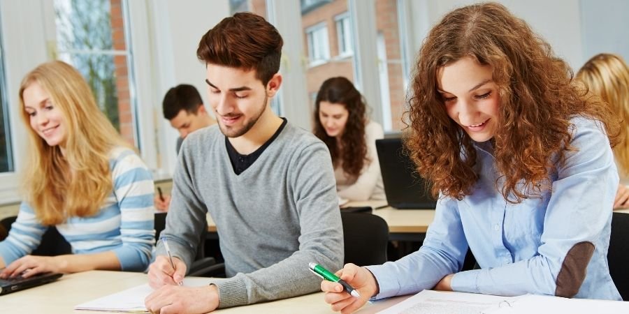 Aspirantes presentando examen cambridge según su nivel luego de considerar sus diferencias