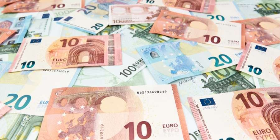 Dinero en Irlanda