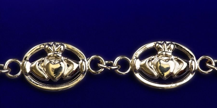 figura de Anillo de Claddagh
