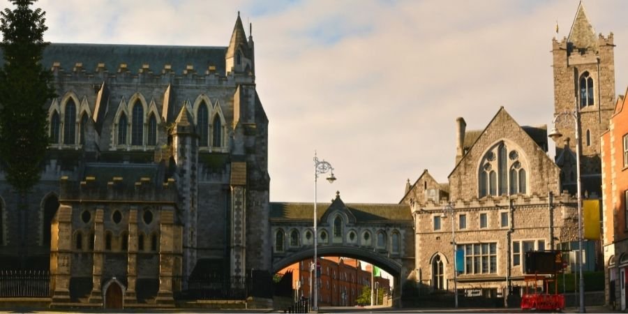 Mirada a la Catedral de la Santisima Trinidad