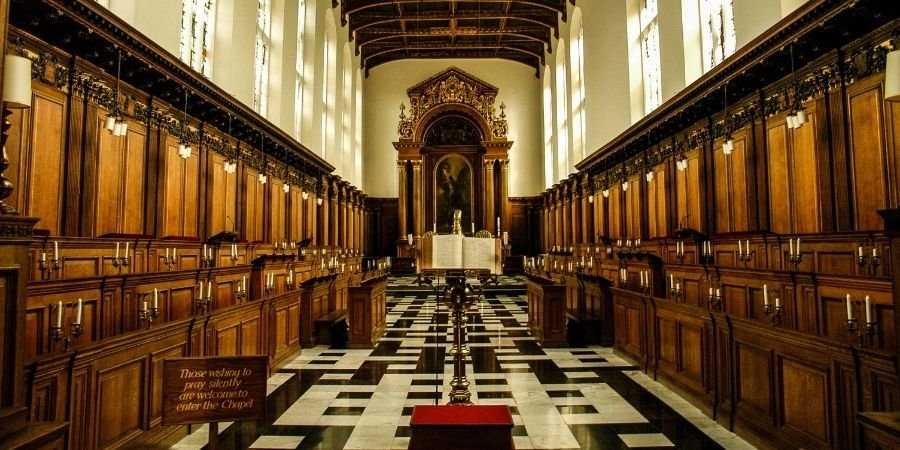 pasillo de la biblioteca en Dublín Qué Ver en Irlanda en 4 Días