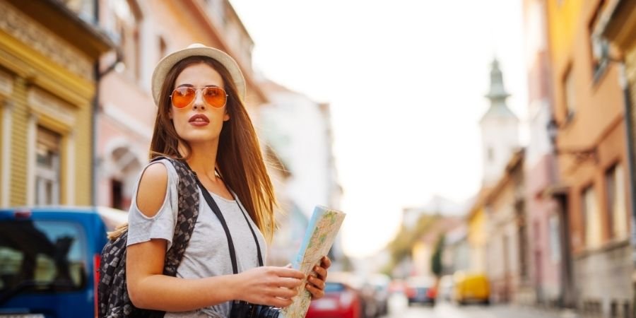 Critical Skills Turismo y Hostelería Irlanda Mujer en el Espacio Schengen habiendo usado su isa de Turista